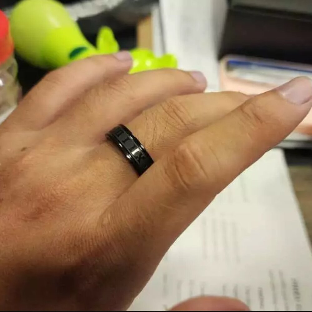 Round silver ring - Picture 2 of 3